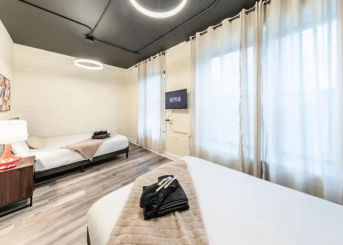 4br Hideaway Close To Downtown & Museums Апартаменты *