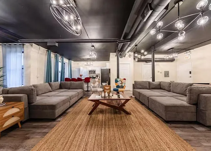 Апартаменты 4br Hideaway Close To Downtown & Museums