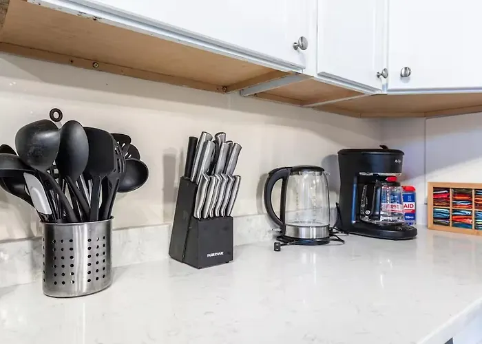 Апартаменты 4br Hideaway Close To Downtown & Museums